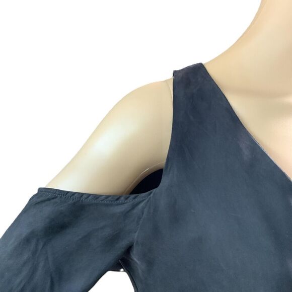 Line + Dot Black Cold Shoulder Long Sleeve V-Neck Coquette Womens Blouse Small - Picture 4 of 11